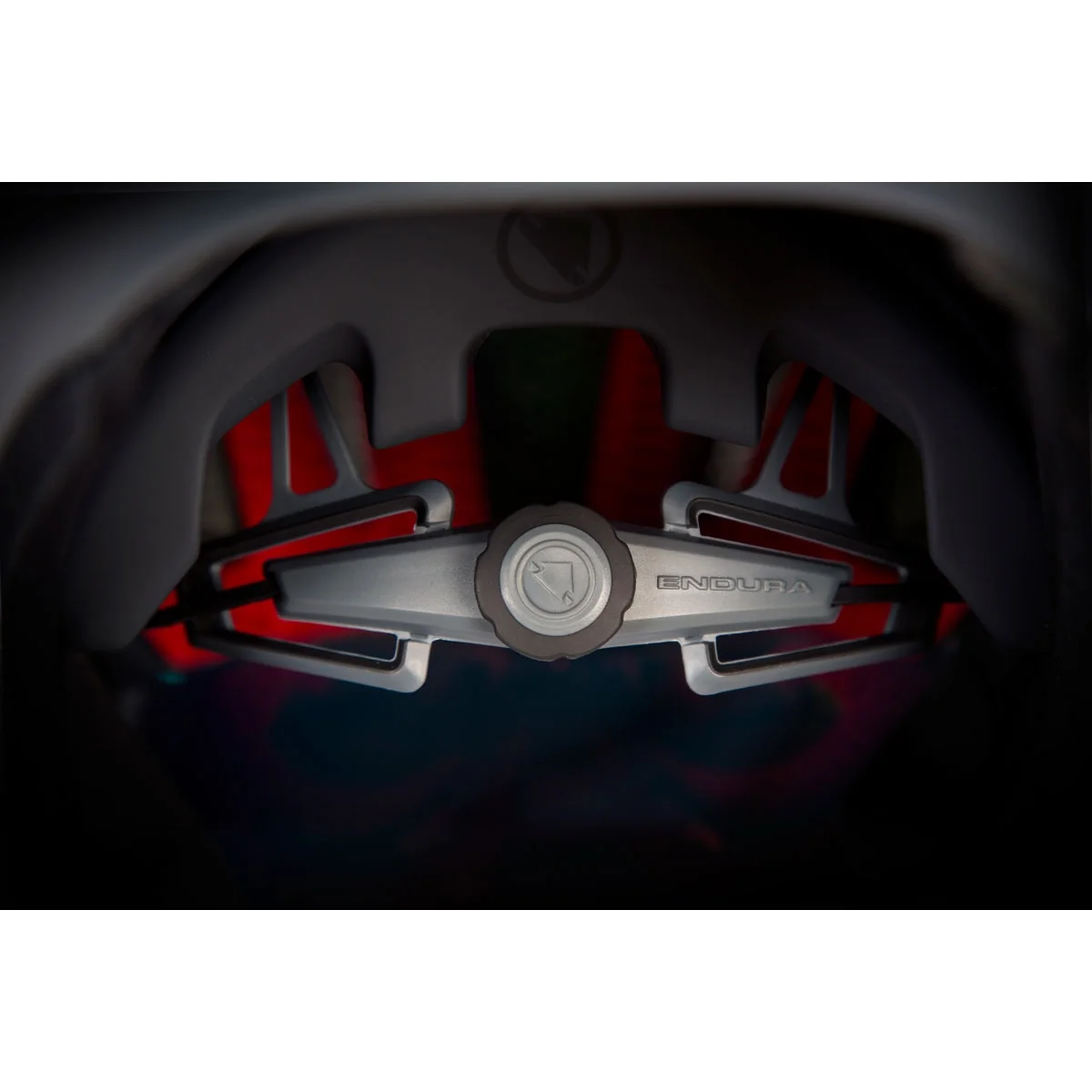 Велошлем Endura Drag2Zero Aeroswitch Road  White