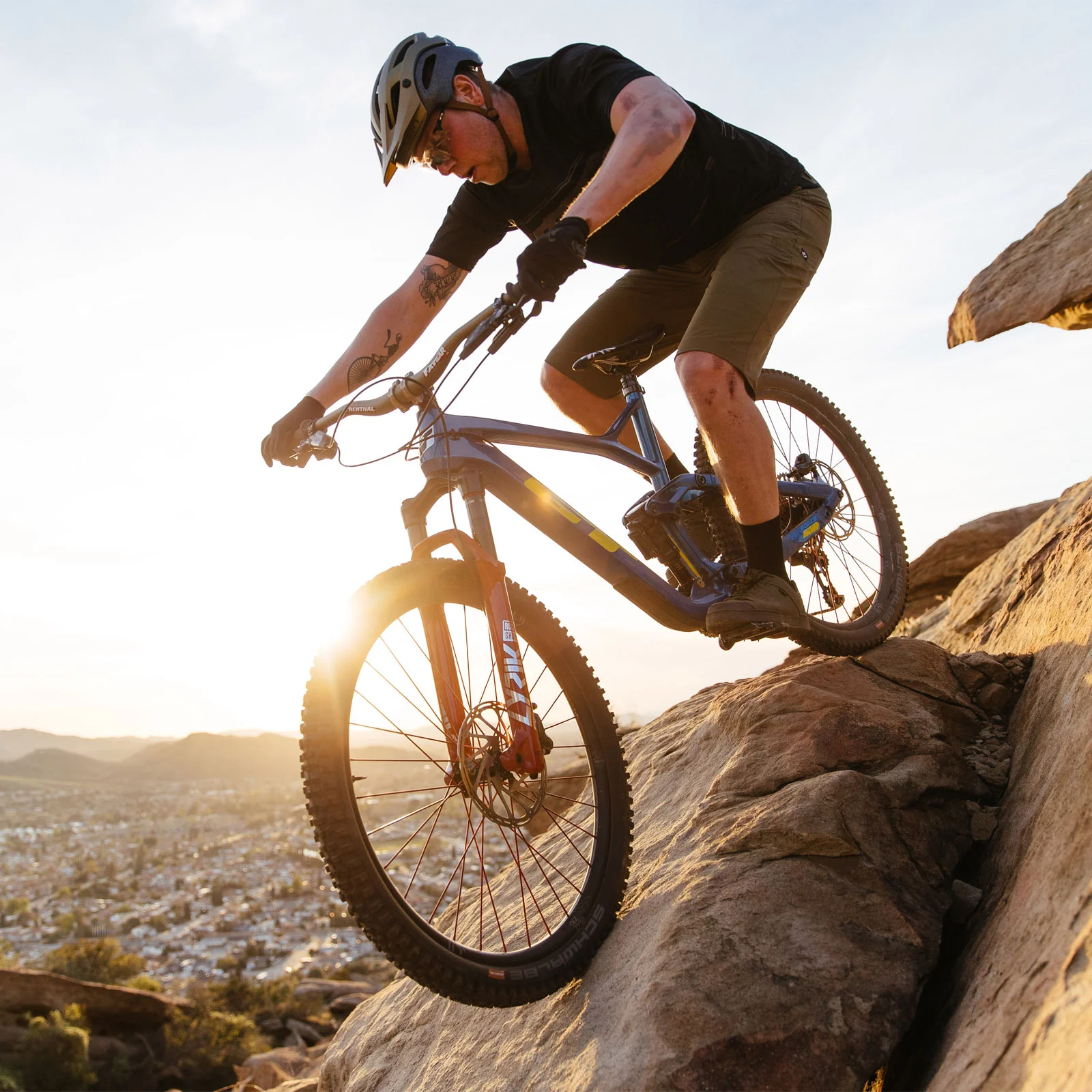 Велошлем Giro Manifest Spherical  Black