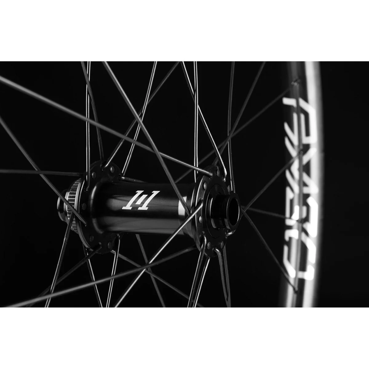 Пара колес ENVE Foundation AM30 29″ Carbon Вилсет - i9 - Центрлок - FW: 15x110mm | RW: 12x148mm - Shimano Micro Spline