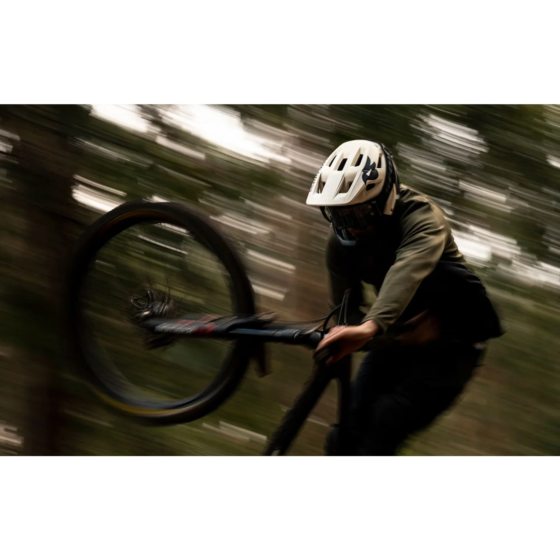 Велошлем Bluegrass Vanguard Core MIPS  White