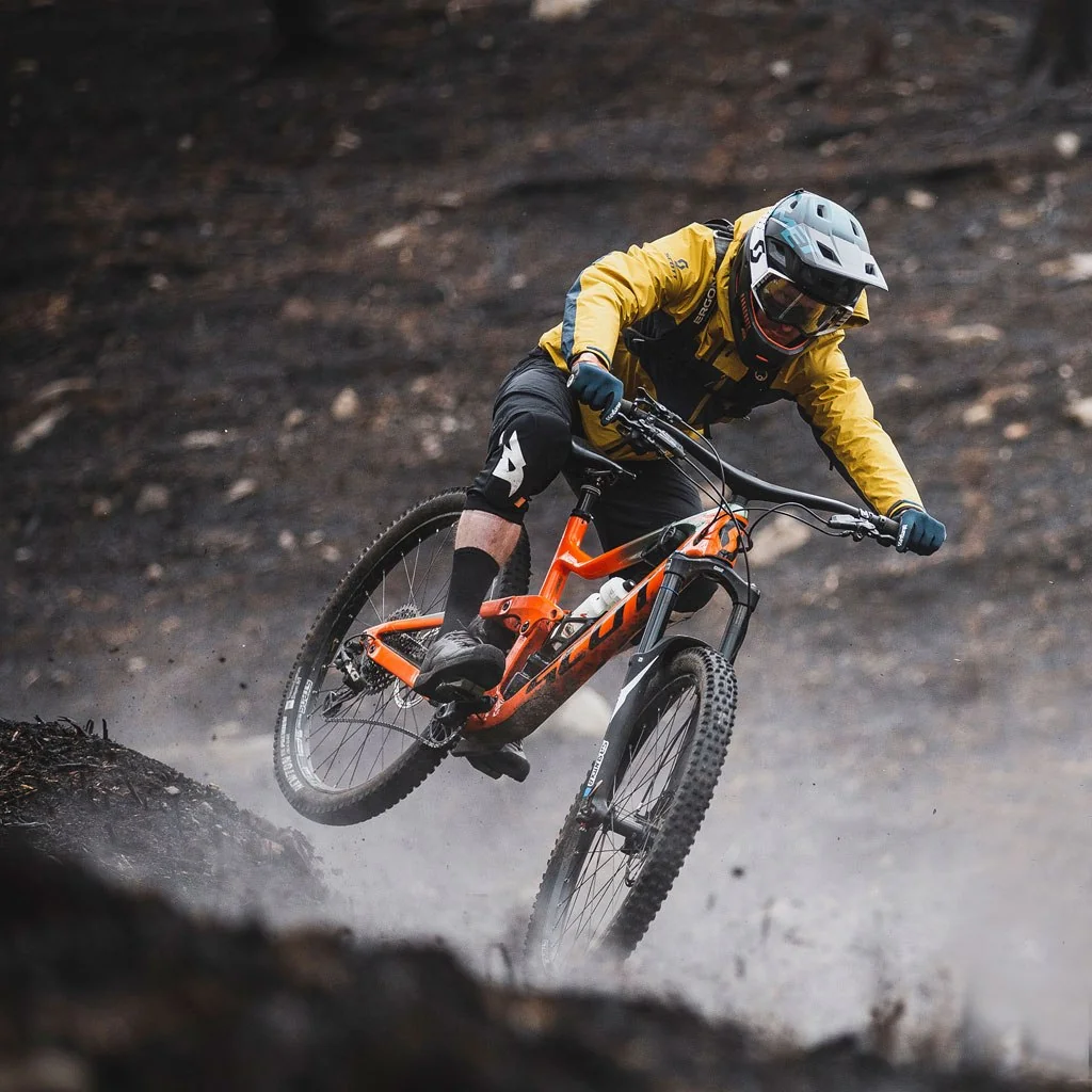 Велошлем MET Parachute MCR MIPS Full Face  Black