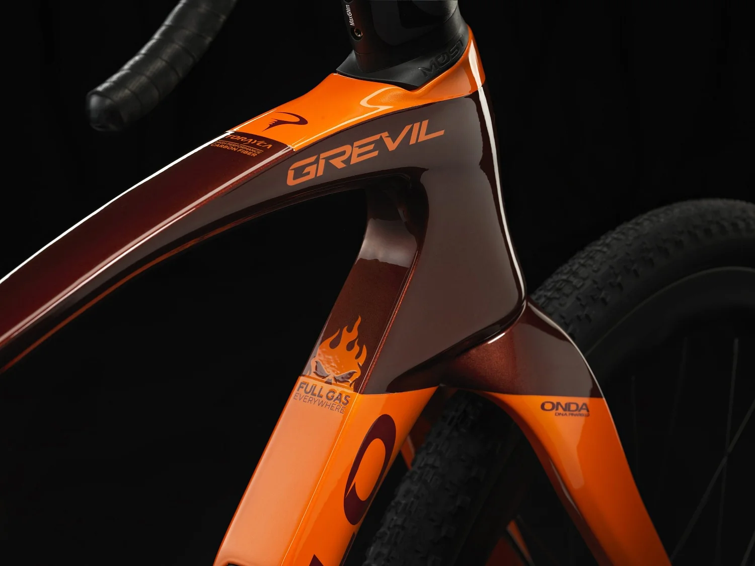 PINARELLO GREVIL F9 - SHIMANO GRX DI2 (2025)